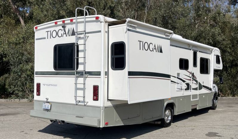 
								2006 Fleetwood Tioga 31M full									