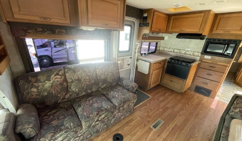 
								2006 Fleetwood Tioga 31M full									