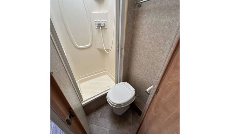 
								2010 Winnebago Access 24V full									